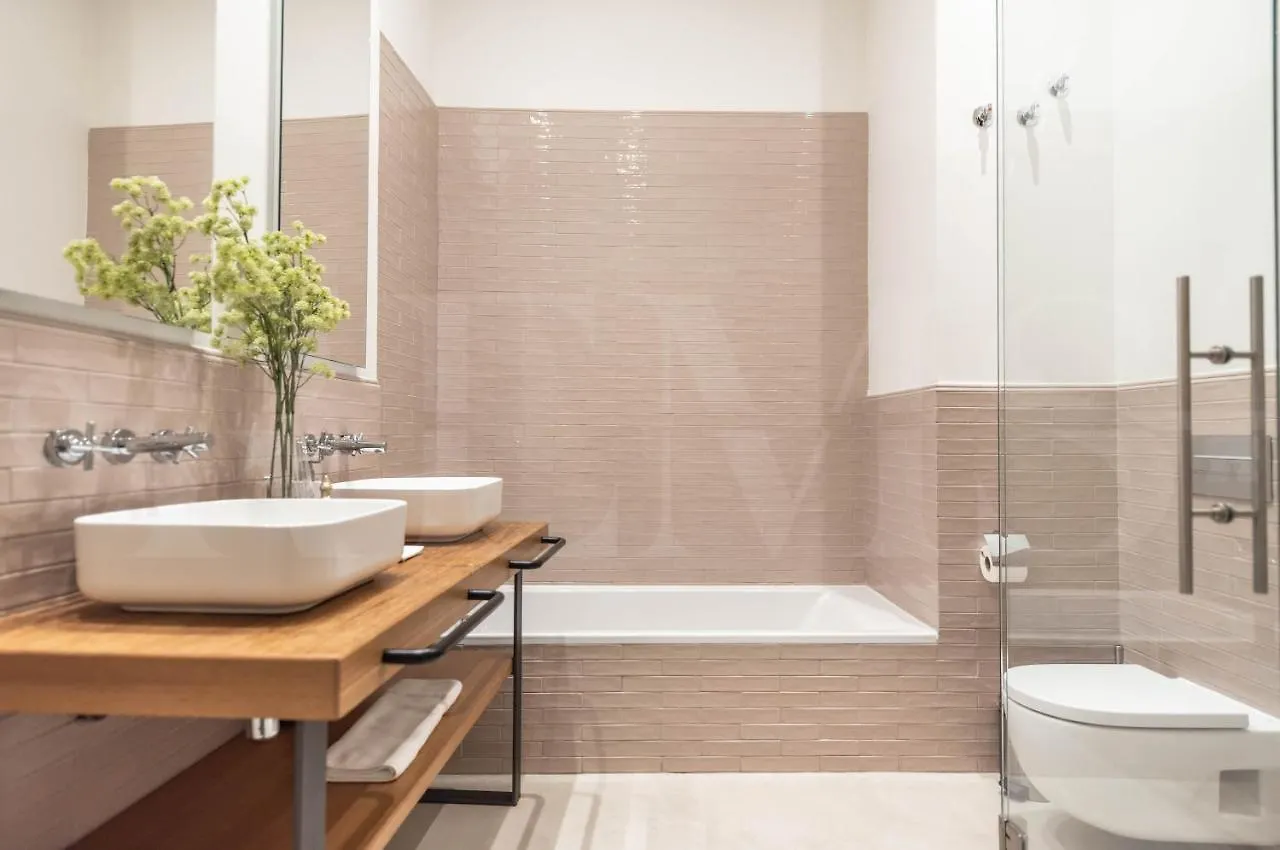Modern Luxe Apartment In The Historic City Center By Rems Málaga