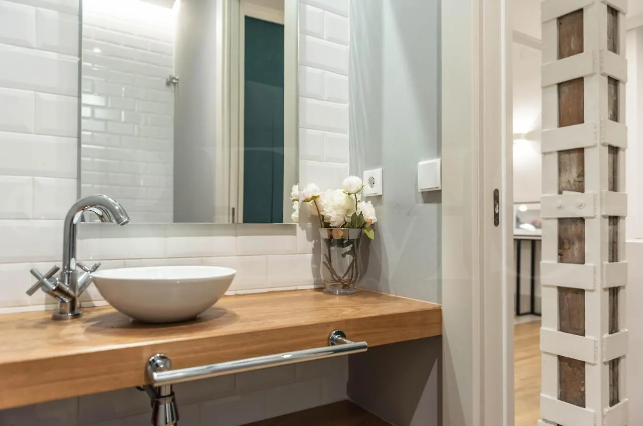 Modern Luxe Apartment In The Historic City Center By Rems Málaga