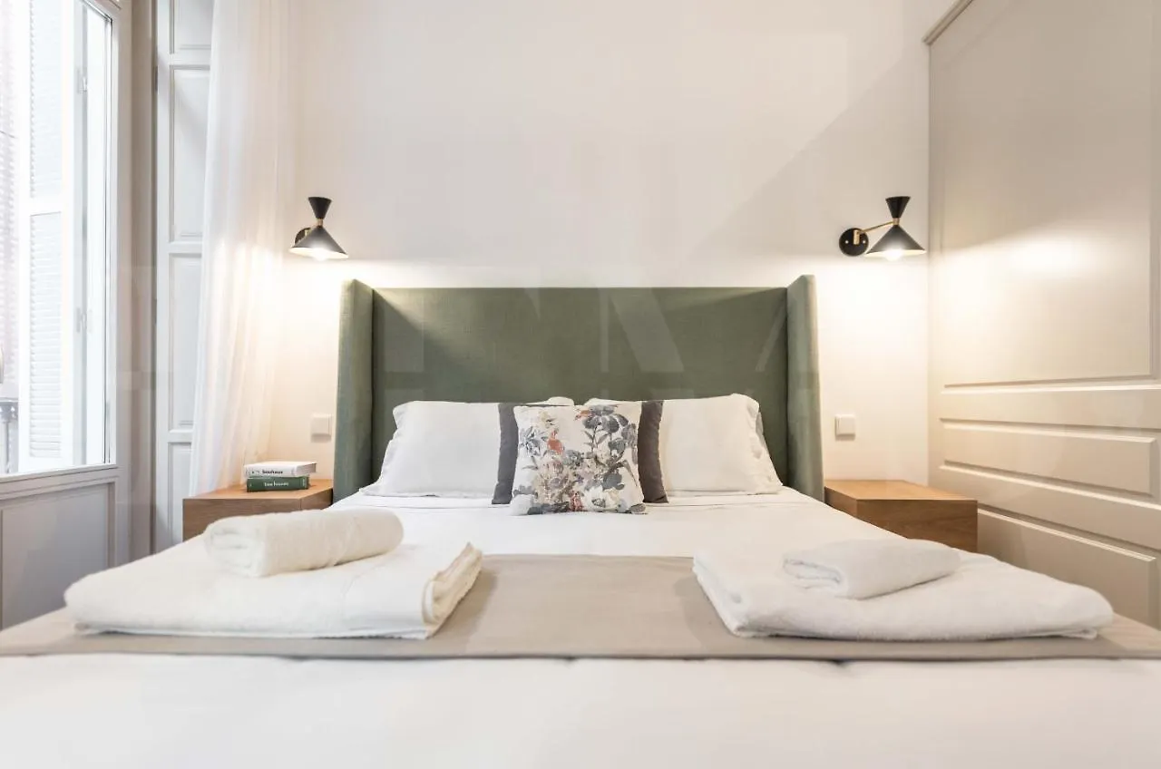 Modern Luxe Apartment In The Historic City Center By Rems Málaga