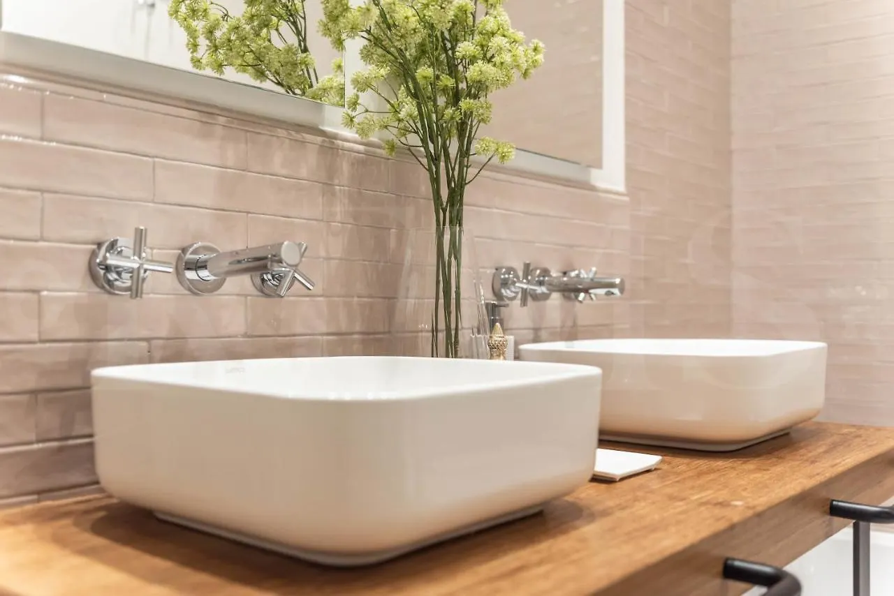Modern Luxe Apartment In The Historic City Center By Rems Málaga