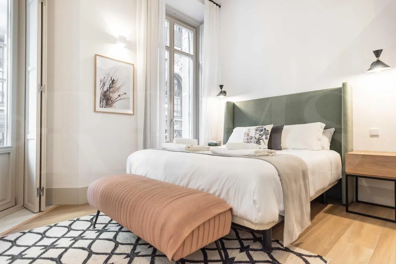 Modern Luxe Apartment In The Historic City Center By Rems 马拉加