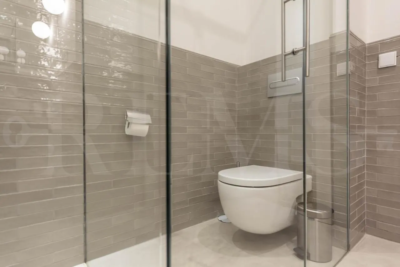 Modern Luxe Apartment In The Historic City Center By Rems 马拉加 0*,